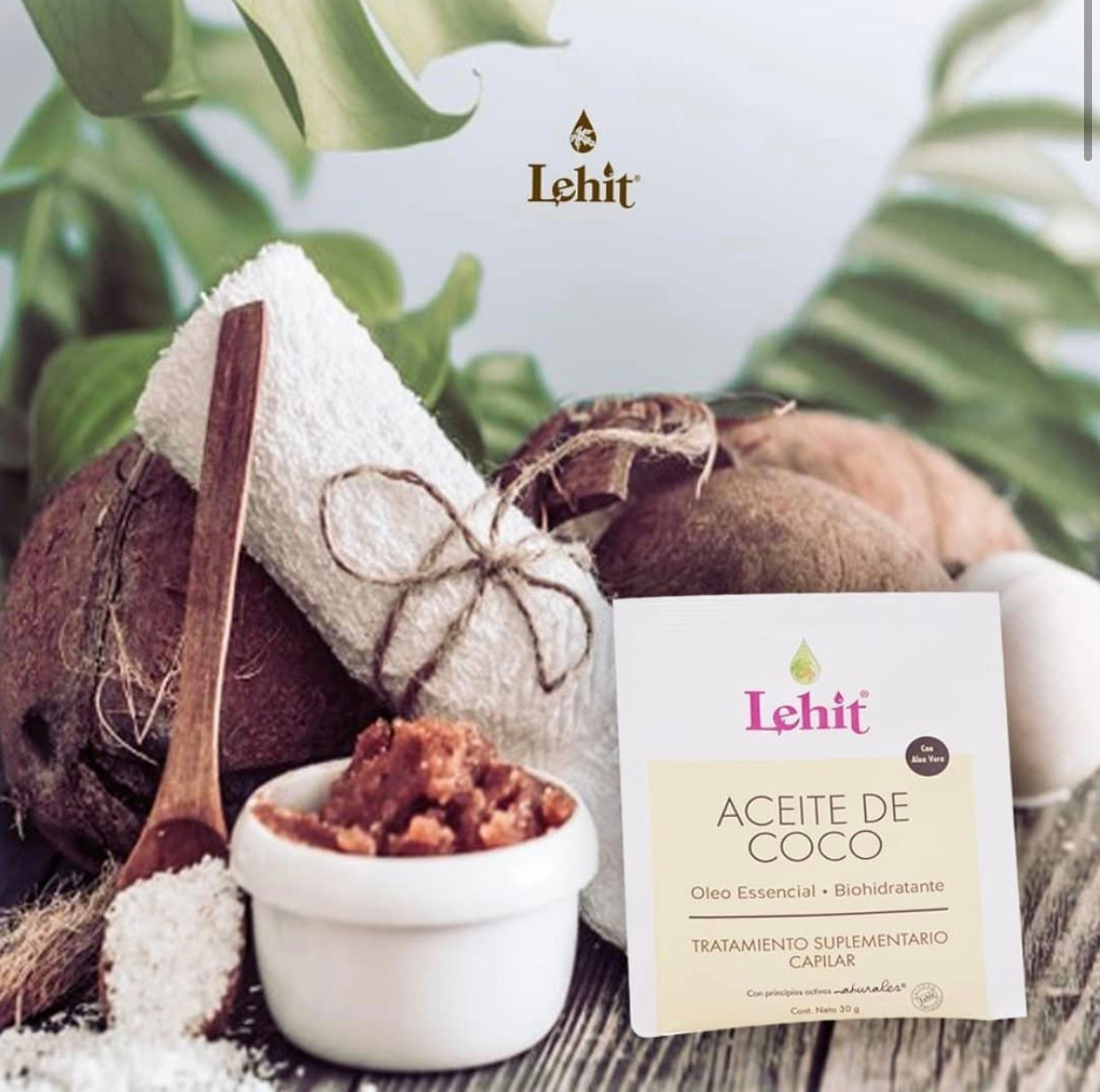 Tratamiento capilar con aceite de coco Lehit
